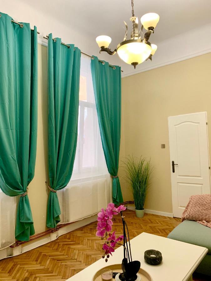 Art Nouveau Apartment Ultracentral Oradea Exterior foto