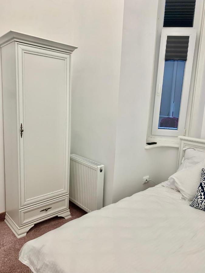 Art Nouveau Apartment Ultracentral Oradea Exterior foto