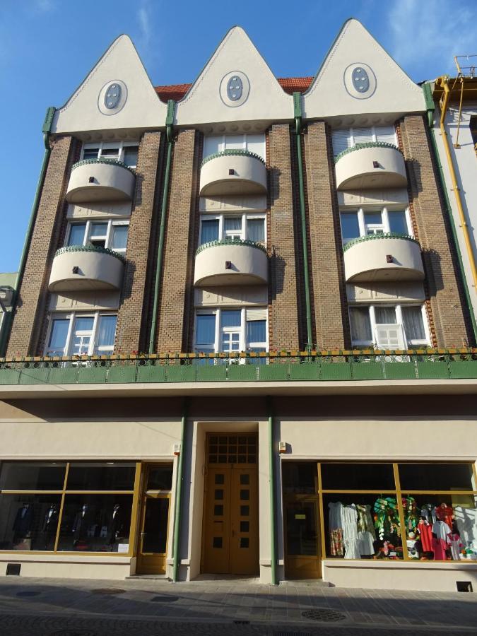 Art Nouveau Apartment Ultracentral Oradea Exterior foto